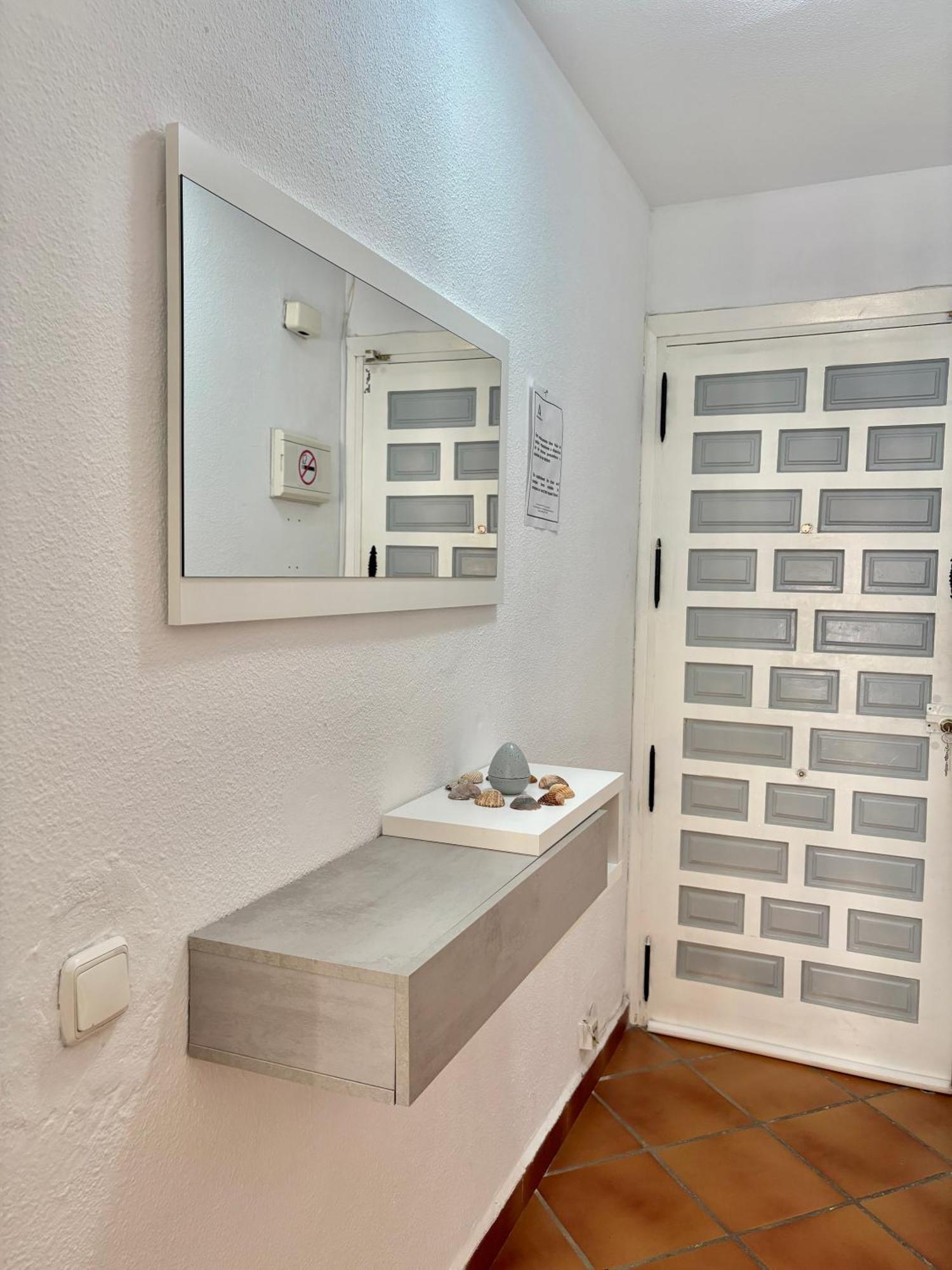Aquamarina Sea View Apartment เบนัลมาเดนา ภายนอก รูปภาพ