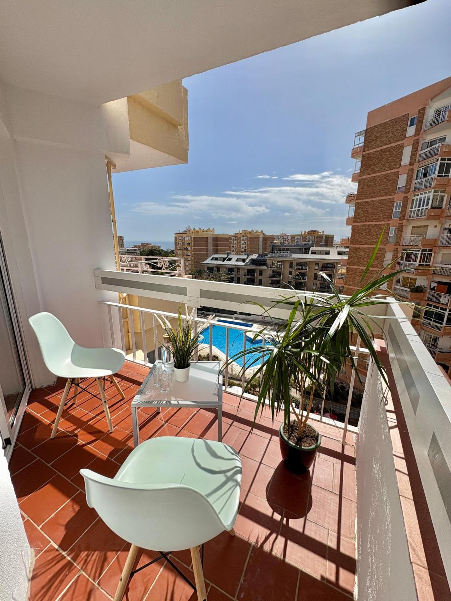 Aquamarina Sea View Apartment เบนัลมาเดนา ภายนอก รูปภาพ